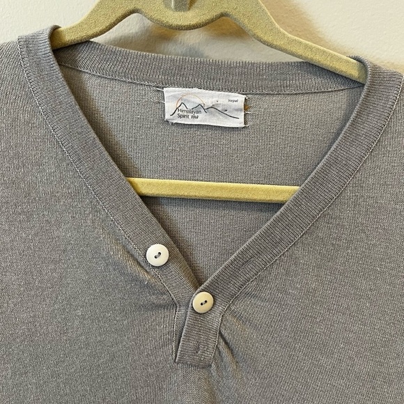 Cashmere and bamboo grey Made in Nepal Sweater. Size Large. Himalayan Sp… - Picture 4 of 7